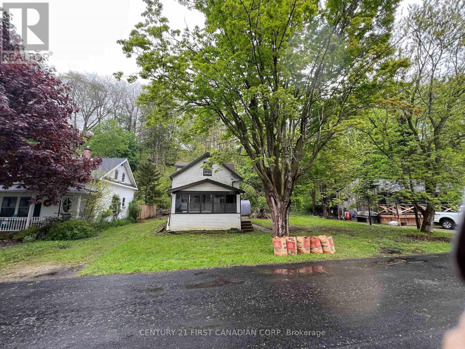 205 Orchard Street, Central Elgin, Ontario  N5L 1C4 - Photo 17 - X12682410