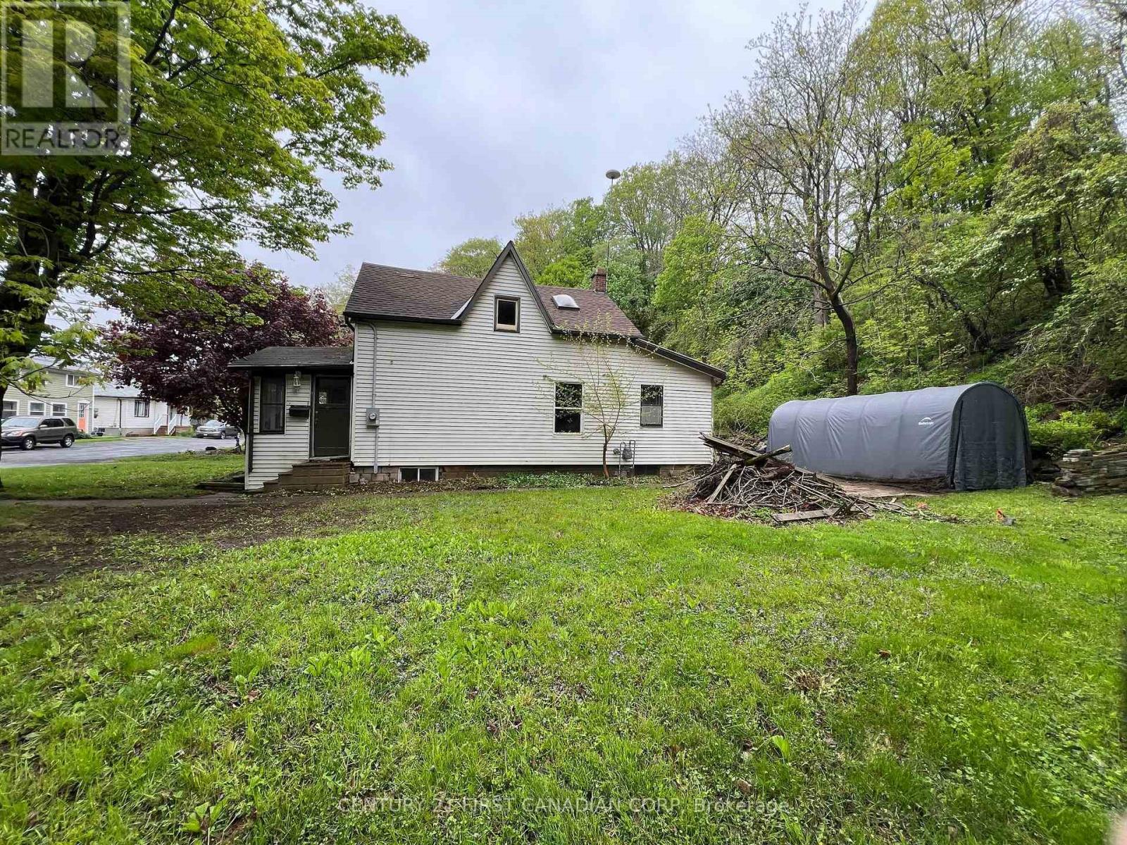 205 Orchard Street, Central Elgin, Ontario  N5L 1C4 - Photo 2 - X12682410