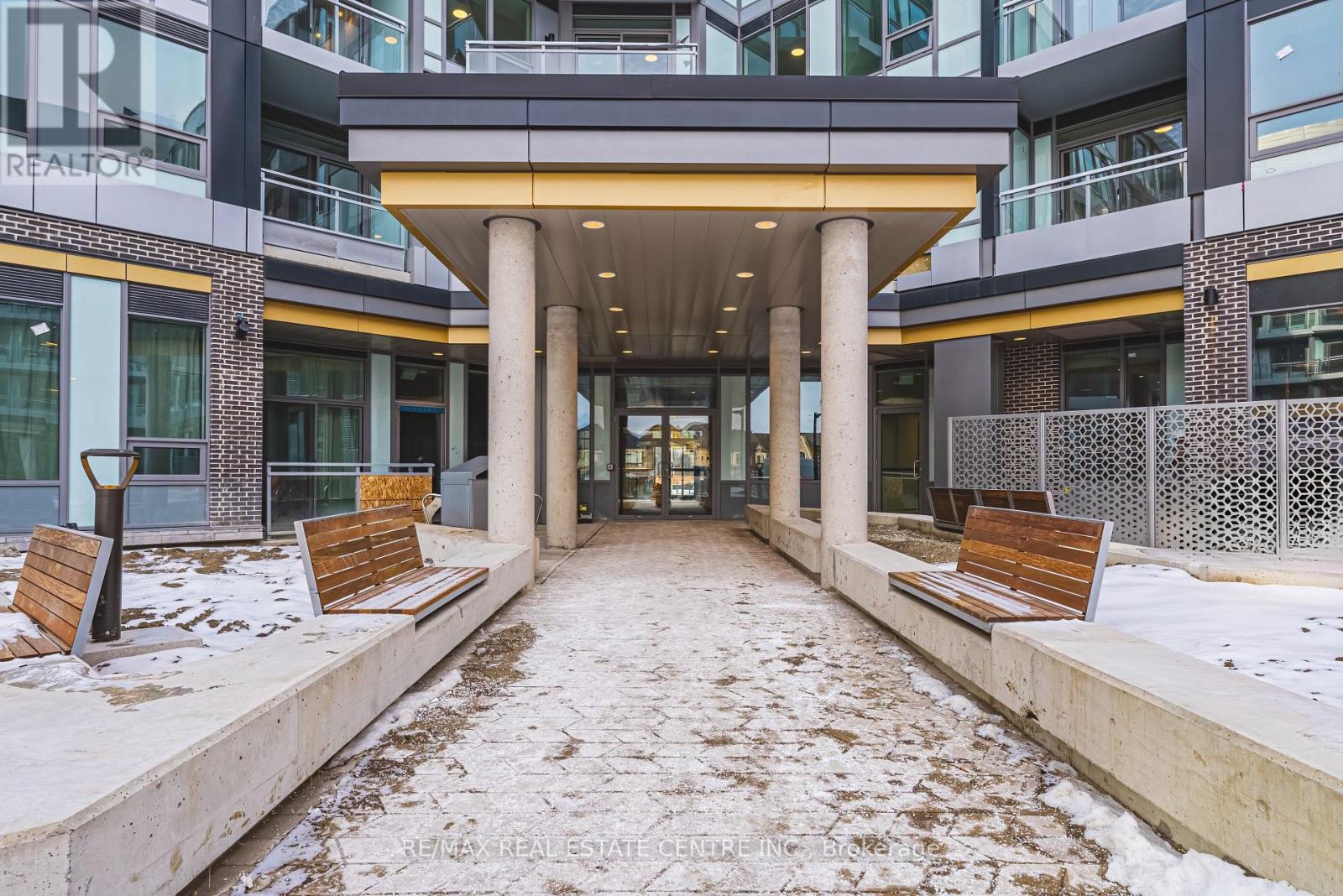 137 - 2501 Saw Whet Boulevard, Oakville, Ontario  L5M 5N2 - Photo 3 - W12775454