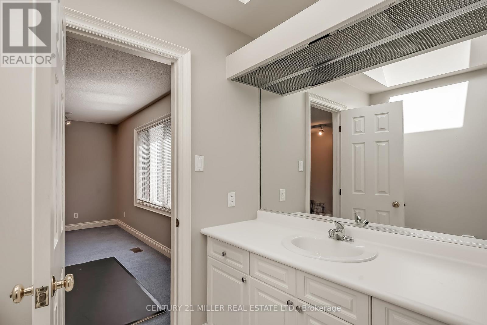 238 Elton Park Road, Oakville, Ontario  L6J 4C1 - Photo 30 - W12775464