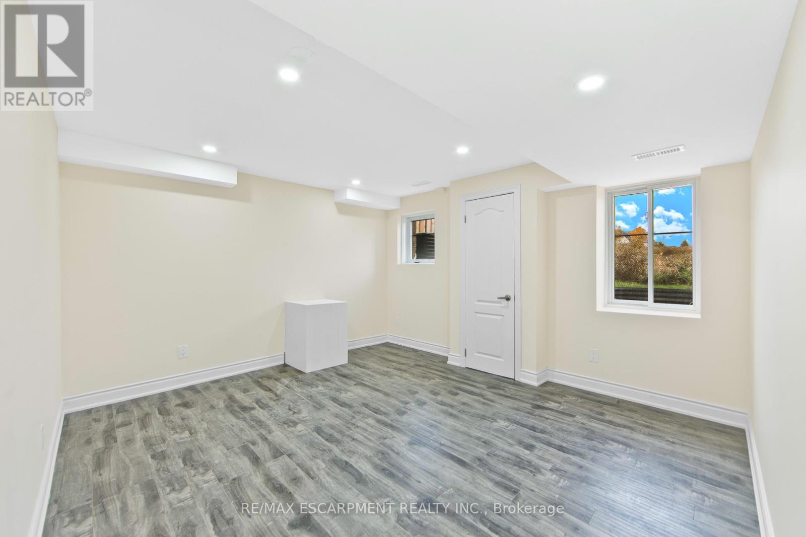 307 Hinton Terrace, Milton, Ontario  L9E 1C8 - Photo 23 - W12775486