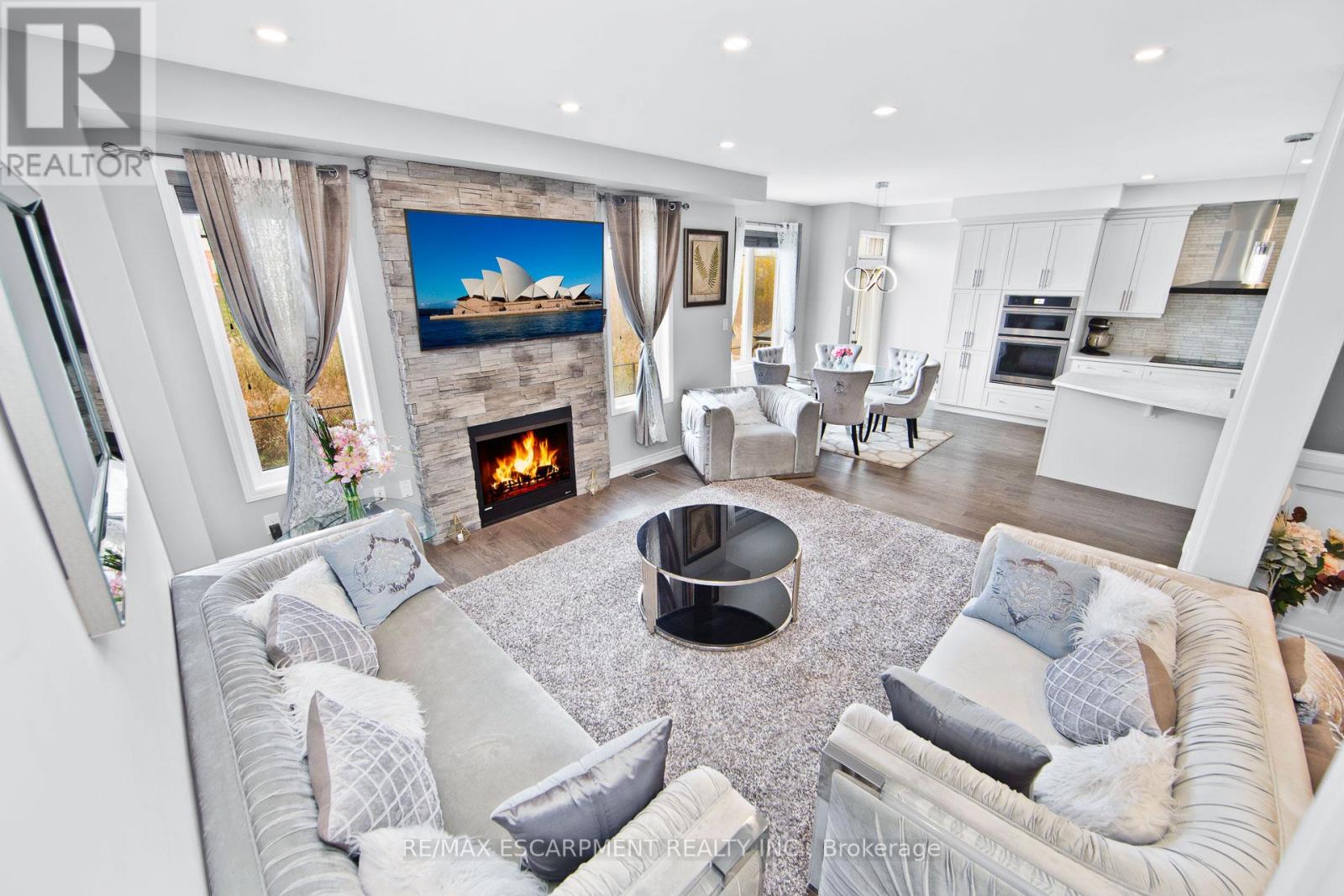 307 Hinton Terrace, Milton, Ontario  L9E 1C8 - Photo 8 - W12775486