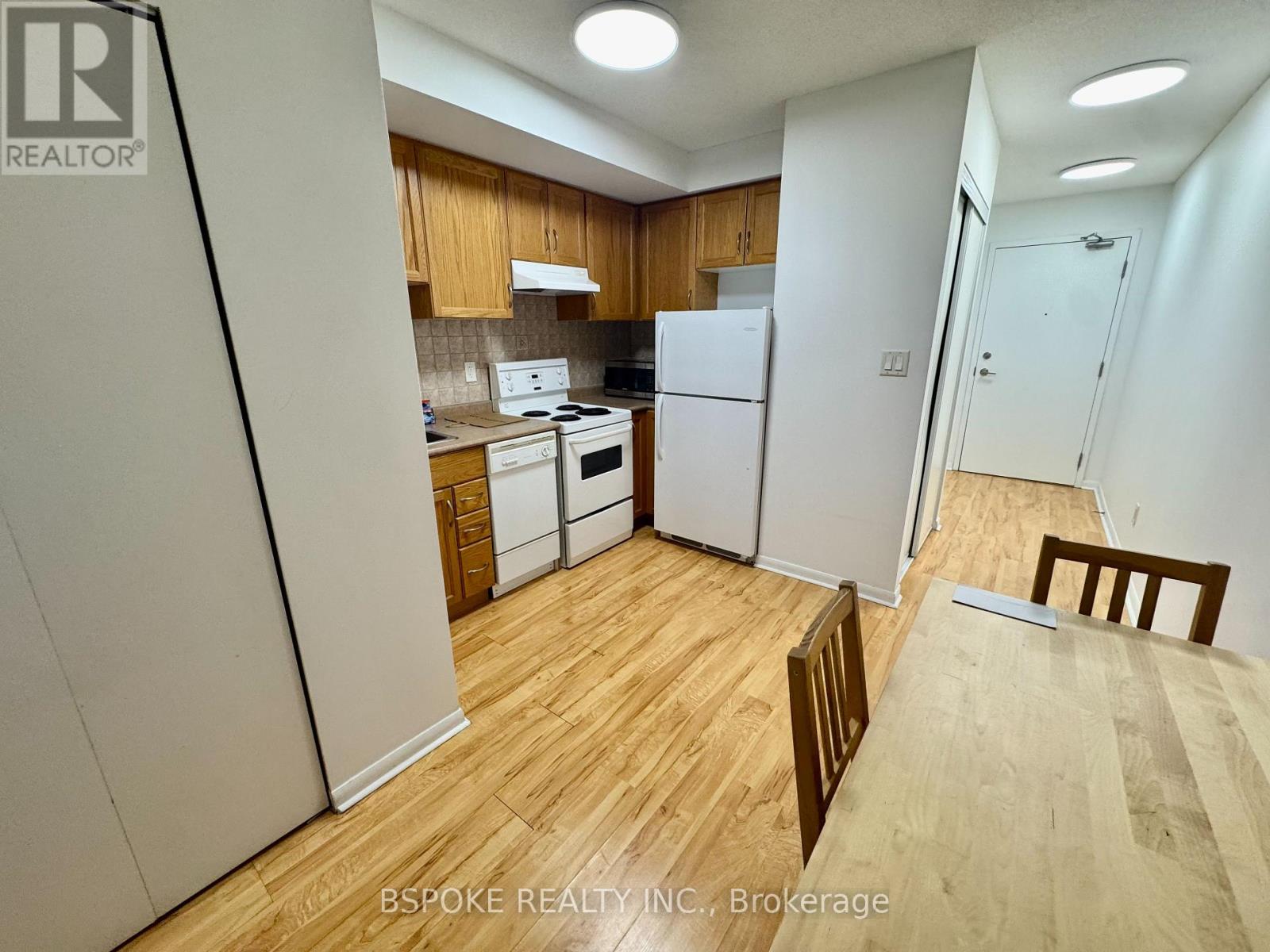 808 - 2464 Weston Road, Toronto, Ontario  M9N 0A2 - Photo 5 - W12775496