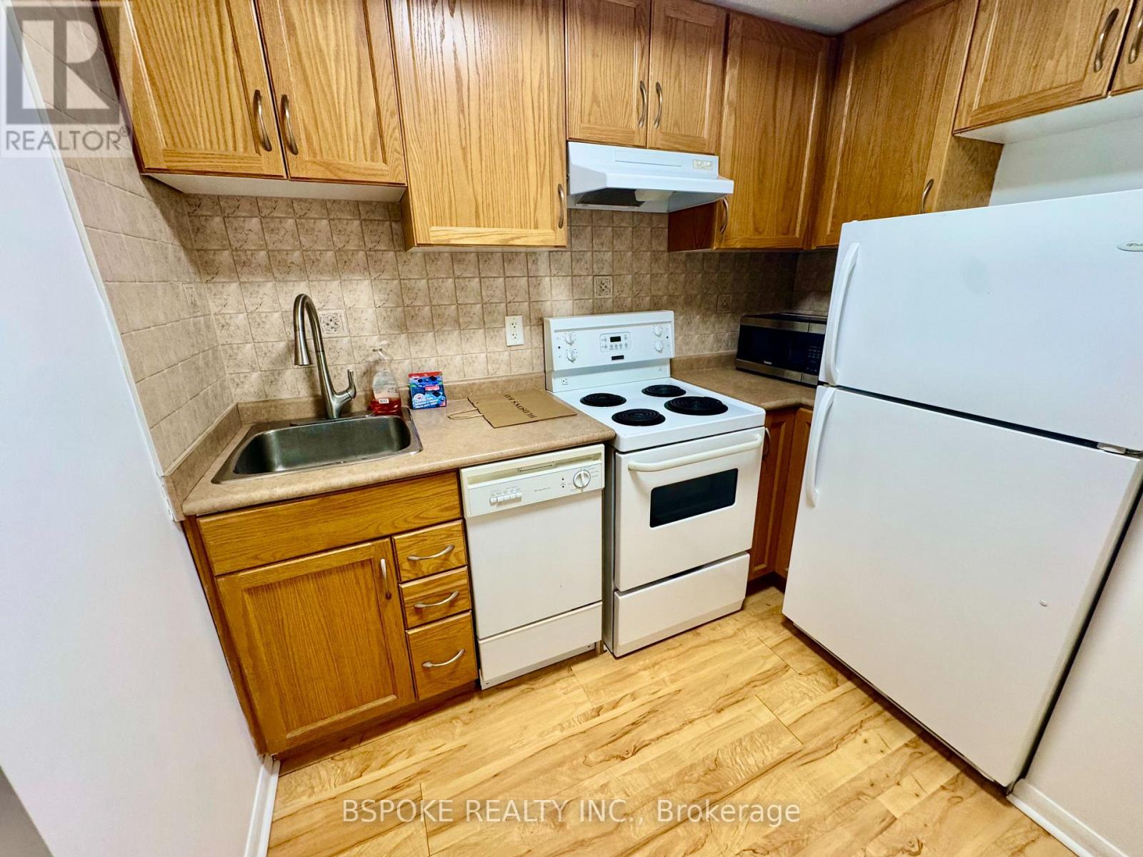 808 - 2464 Weston Road, Toronto, Ontario  M9N 0A2 - Photo 6 - W12775496