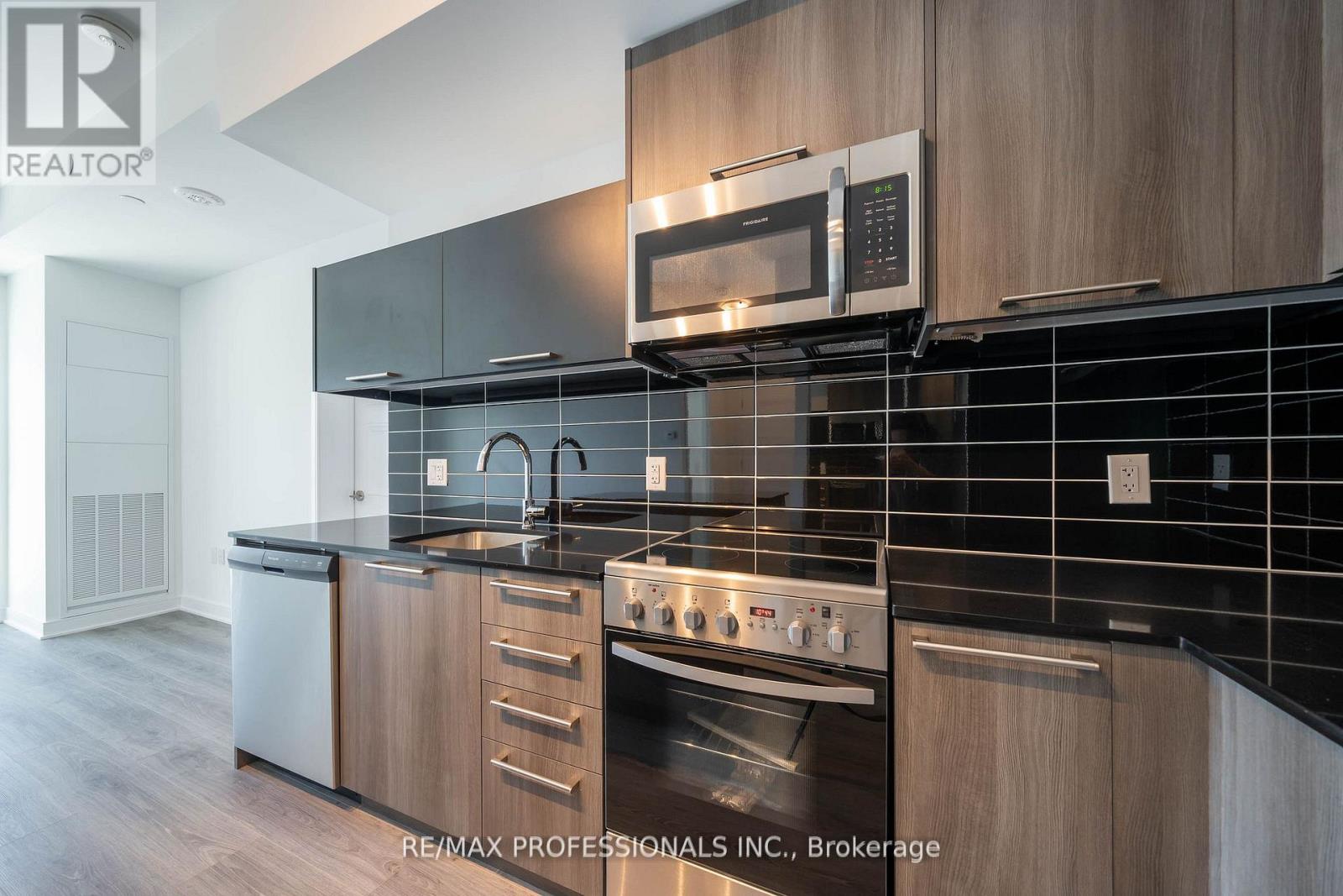 901 - 25 Neighbourhood Lane, Toronto, Ontario  M9Y 0C4 - Photo 10 - W12775500