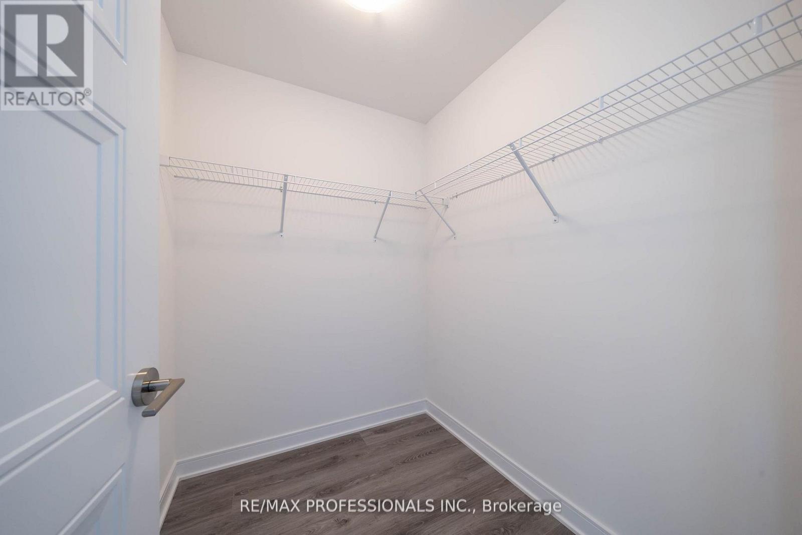 901 - 25 Neighbourhood Lane, Toronto, Ontario  M9Y 0C4 - Photo 17 - W12775500