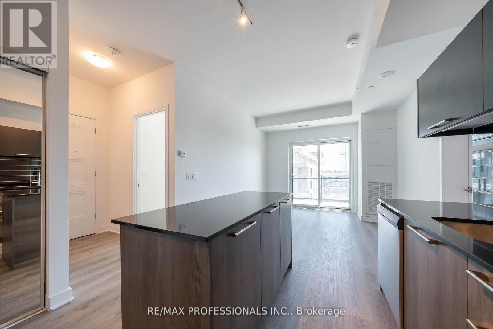 901 - 25 Neighbourhood Lane, Toronto, Ontario  M9Y 0C4 - Photo 9 - W12775500