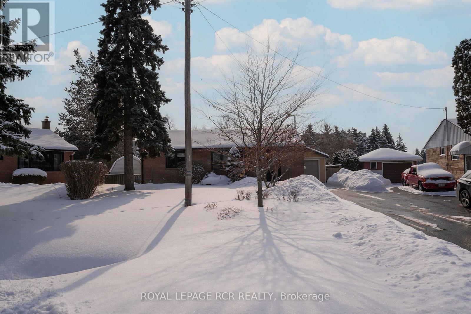 205 Martha Crescent, Caledon, Ontario  L7E 4X2 - Photo 3 - W12775514