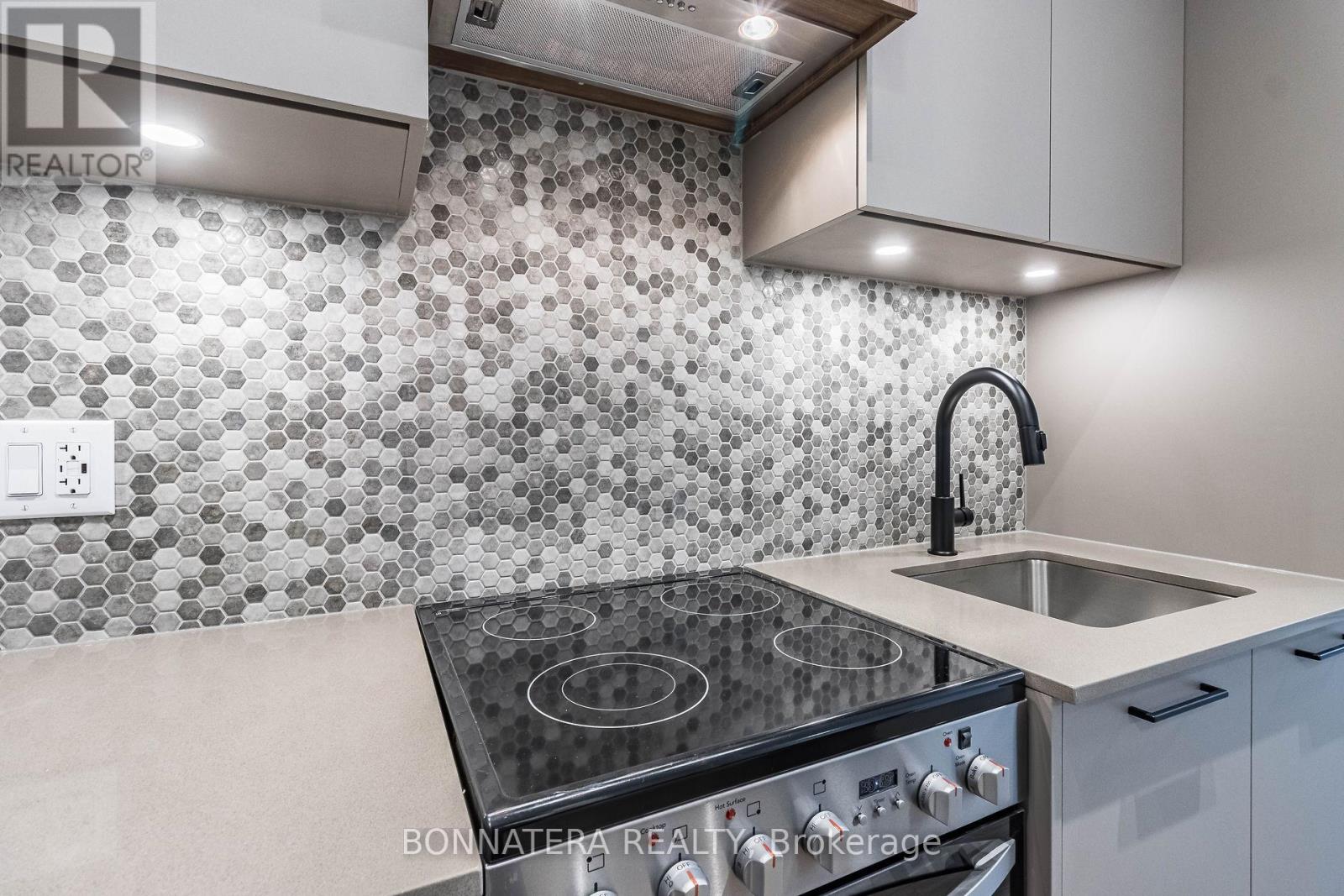 414 - 10 Lagerfeld Drive, Brampton, Ontario  L7A 0H8 - Photo 24 - W12775518