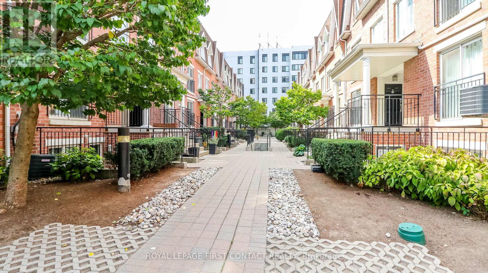 719 - 10 Laidlaw Street, Toronto, Ontario  M6K 1X2 - Photo 4 - W12775562