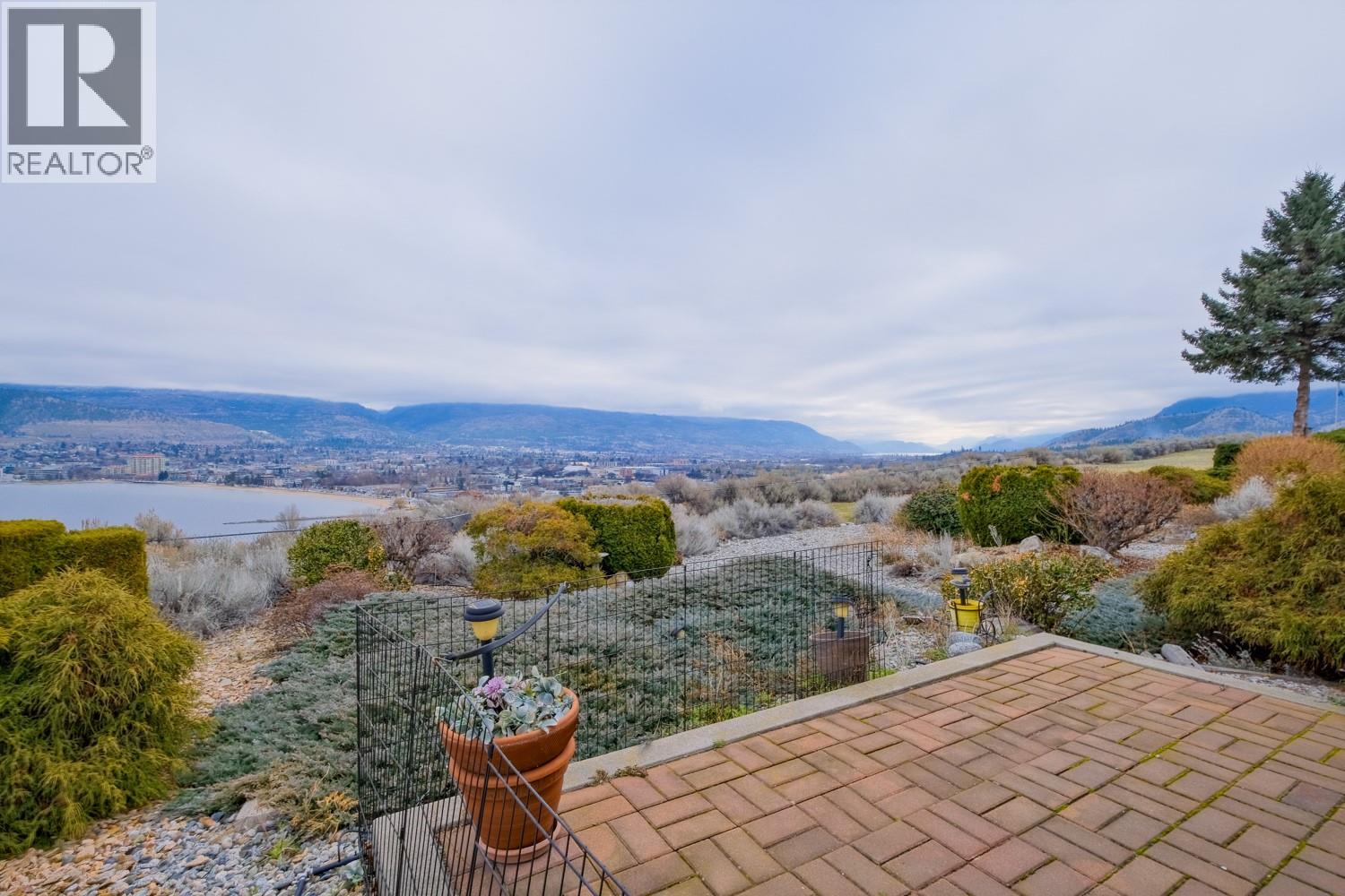 459 Ridge Place Penticton Photo 4