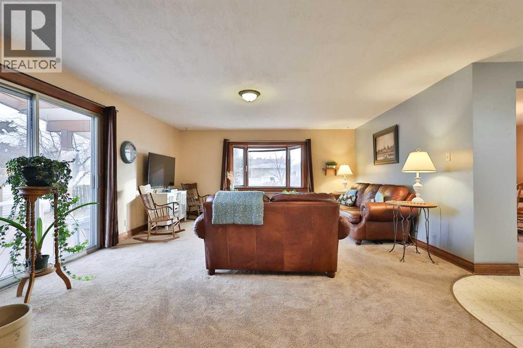 95 N 250 W, Raymond, Alberta  T0K 2S0 - Photo 12 - A2282993