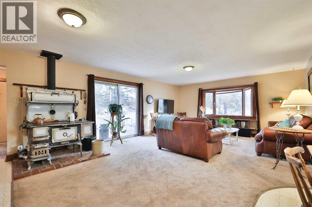 95 N 250 W, Raymond, Alberta  T0K 2S0 - Photo 10 - A2282993