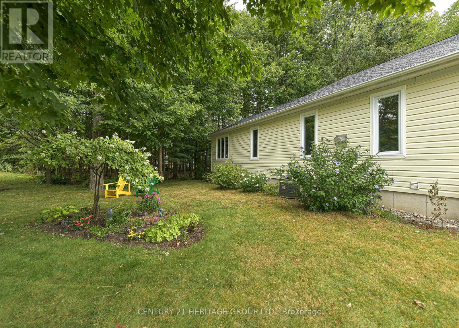 130 Hedgewood Lane, Gravenhurst, Ontario  P1P 1Z4 - Photo 3 - X12775498