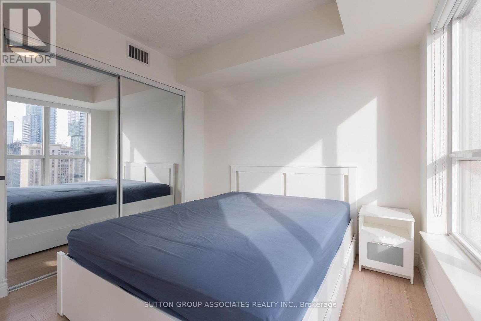 2505 - 909 Bay Street, Toronto (Bay Street Corridor), Ontario  M5S 3G2 - Photo 11 - C12743266