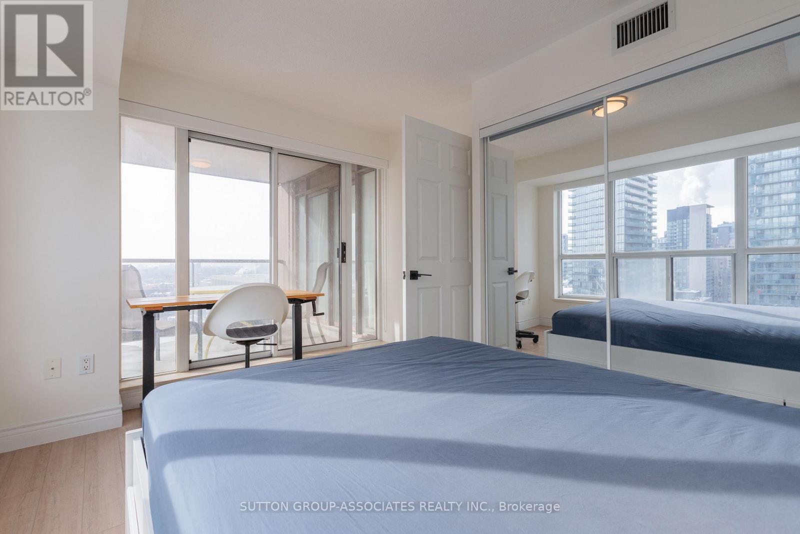 2505 - 909 Bay Street, Toronto (Bay Street Corridor), Ontario  M5S 3G2 - Photo 12 - C12743266