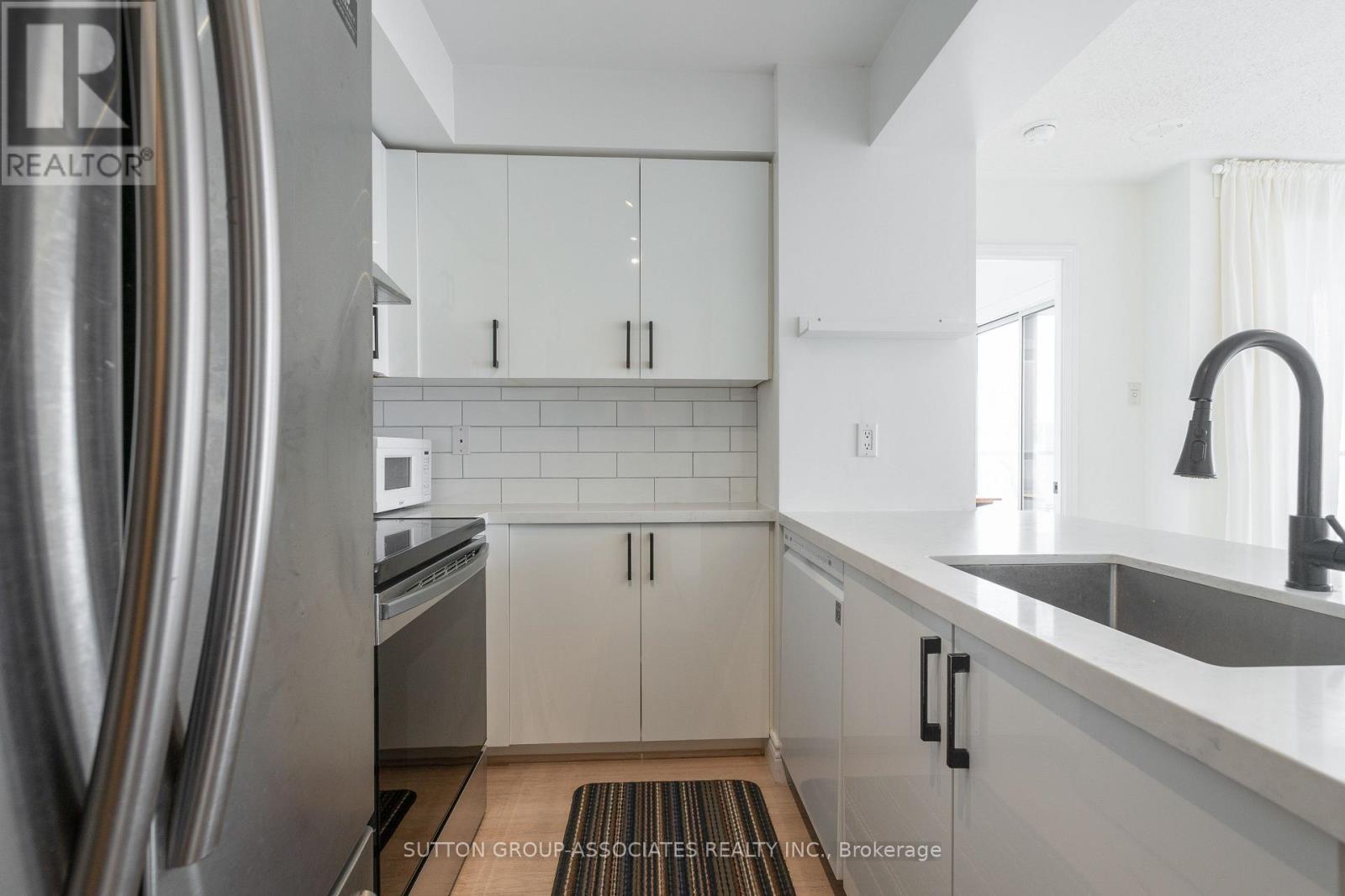 2505 - 909 Bay Street, Toronto (Bay Street Corridor), Ontario  M5S 3G2 - Photo 3 - C12743266