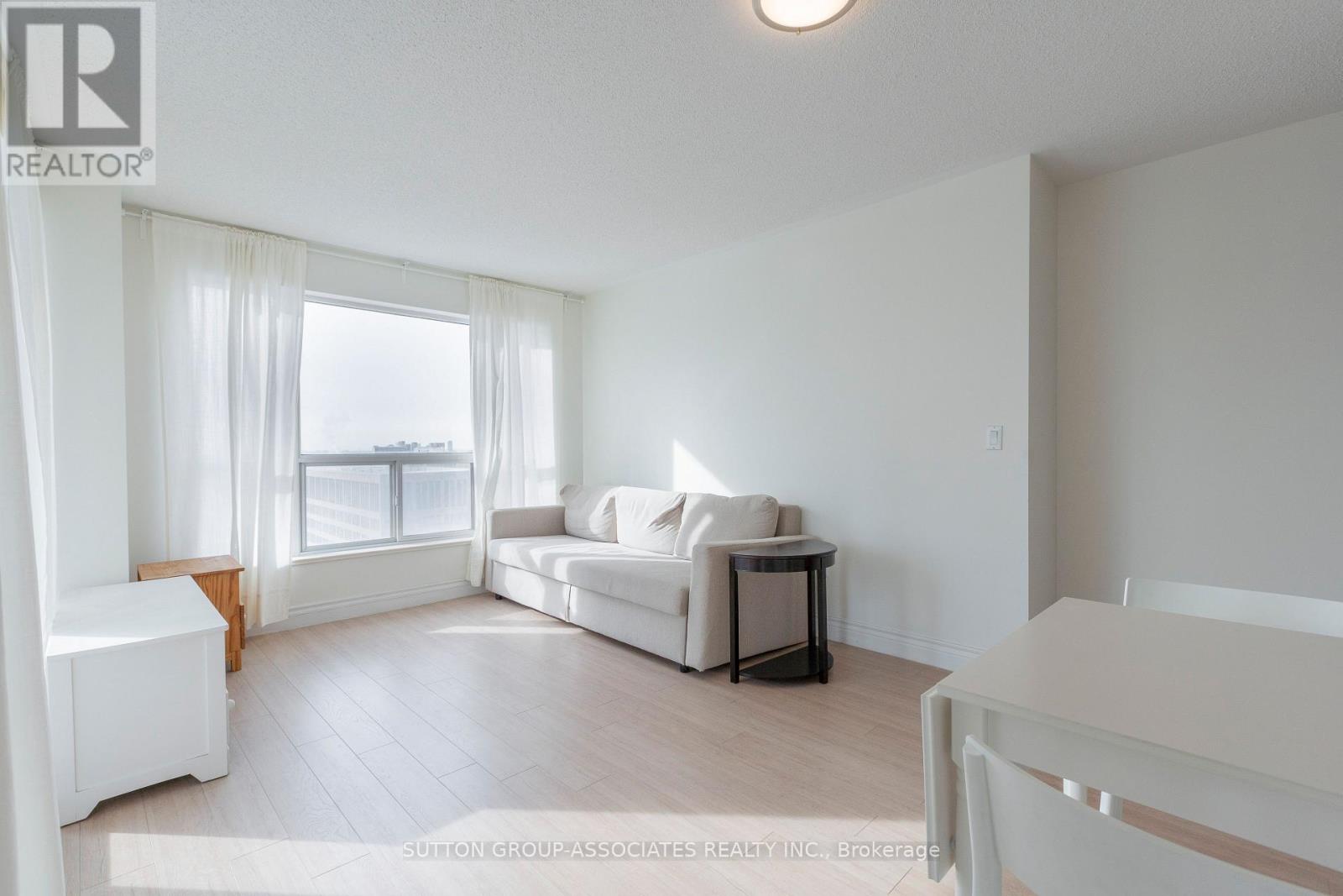 2505 - 909 Bay Street, Toronto (Bay Street Corridor), Ontario  M5S 3G2 - Photo 9 - C12743266