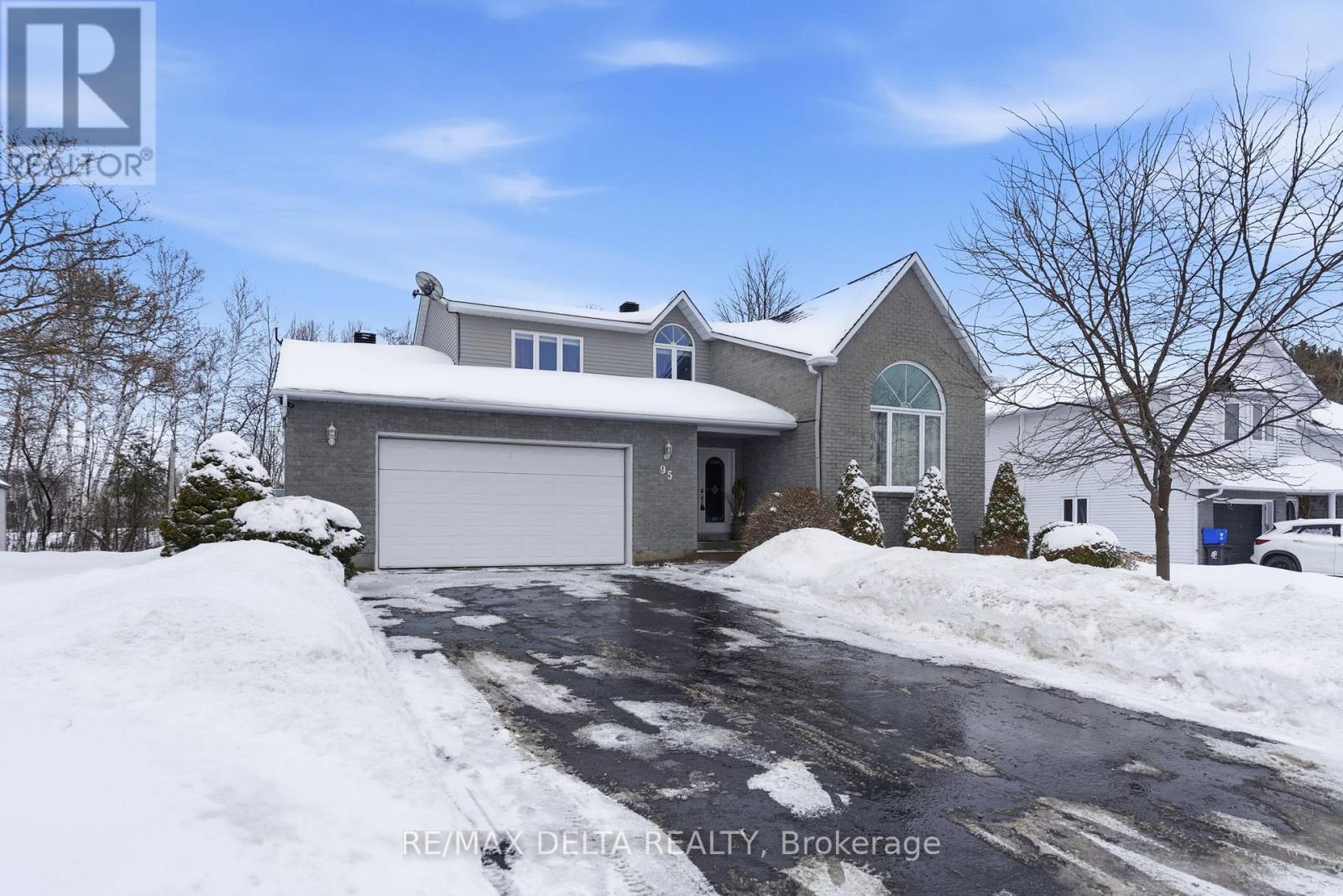 95 Lalande Crescent, Alfred And Plantagenet, Ontario  K0B 1A0 - Photo 2 - X12677082