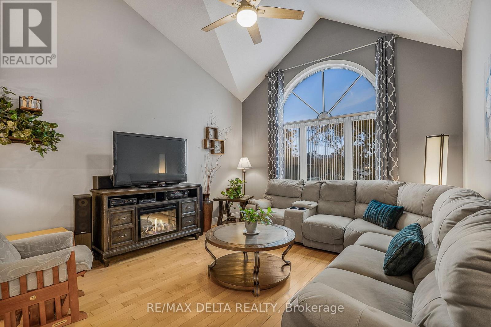 95 Lalande Crescent, Alfred And Plantagenet, Ontario  K0B 1A0 - Photo 6 - X12677082