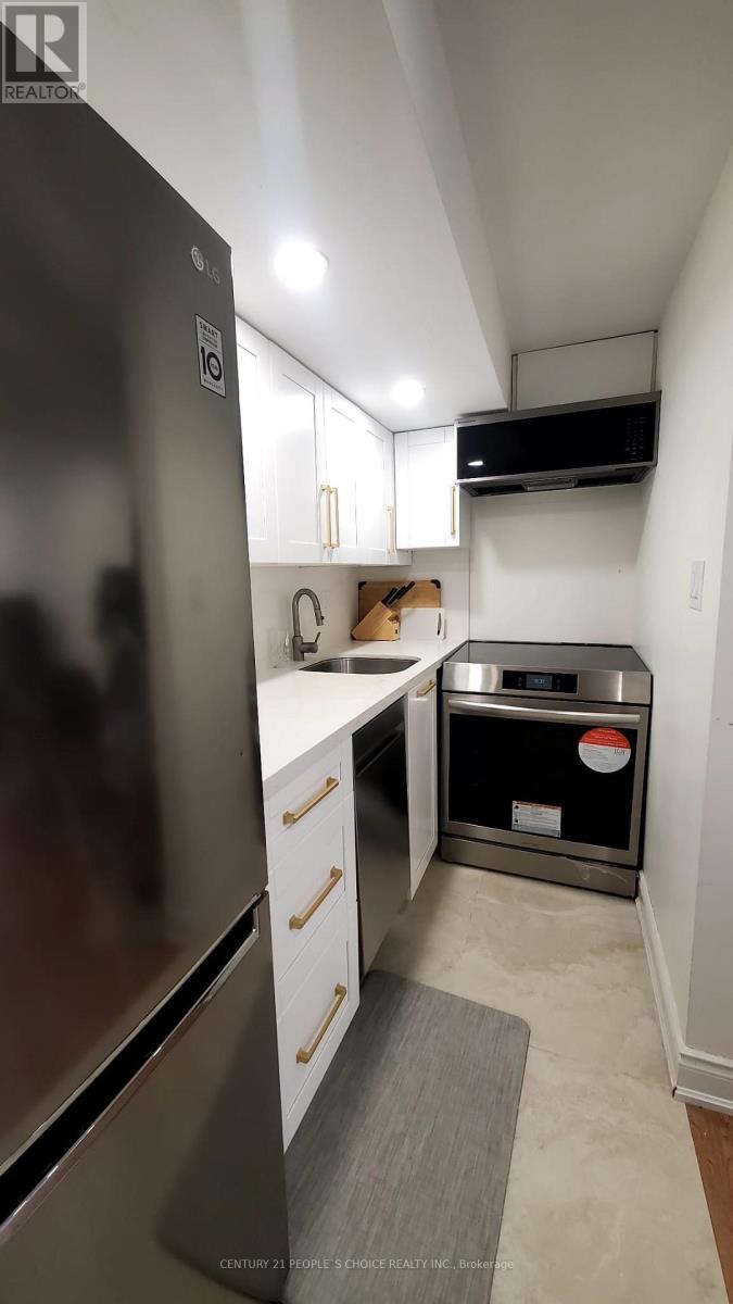 116 Royal Palm Drive W, Brampton, Ontario  L6Z 1P7 - Photo 8 - W12773824