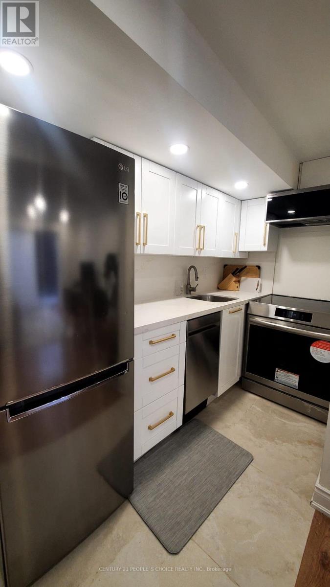 116 Royal Palm Drive W, Brampton, Ontario  L6Z 1P7 - Photo 6 - W12773824