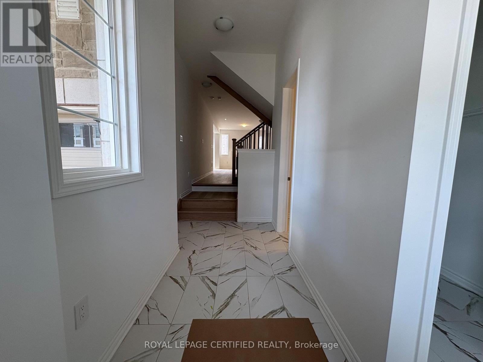 1368 Copley Court, Milton (Bw Bowes), Ontario  L9T 6J2 - Photo 4 - W12775476