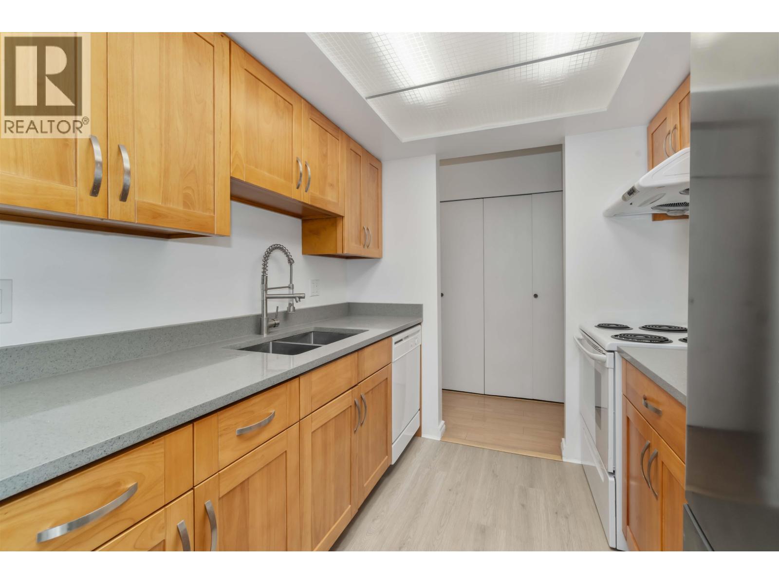 205 6595 Willingdon Avenue, Burnaby, British Columbia  V5H 4E5 - Photo 6 - R3088367