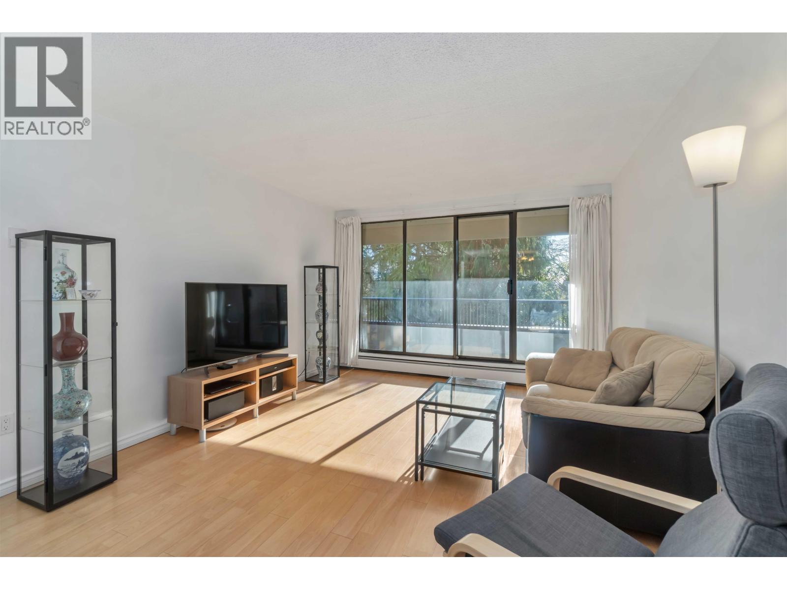 205 6595 Willingdon Avenue, Burnaby, British Columbia  V5H 4E5 - Photo 2 - R3088367