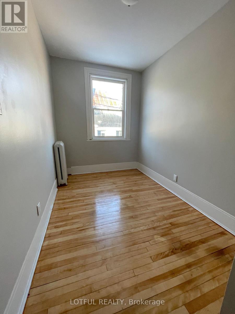 4 - 4 1/2 Russell Street E, Smiths Falls, Ontario  K7A 1E8 - Photo 4 - X12775584