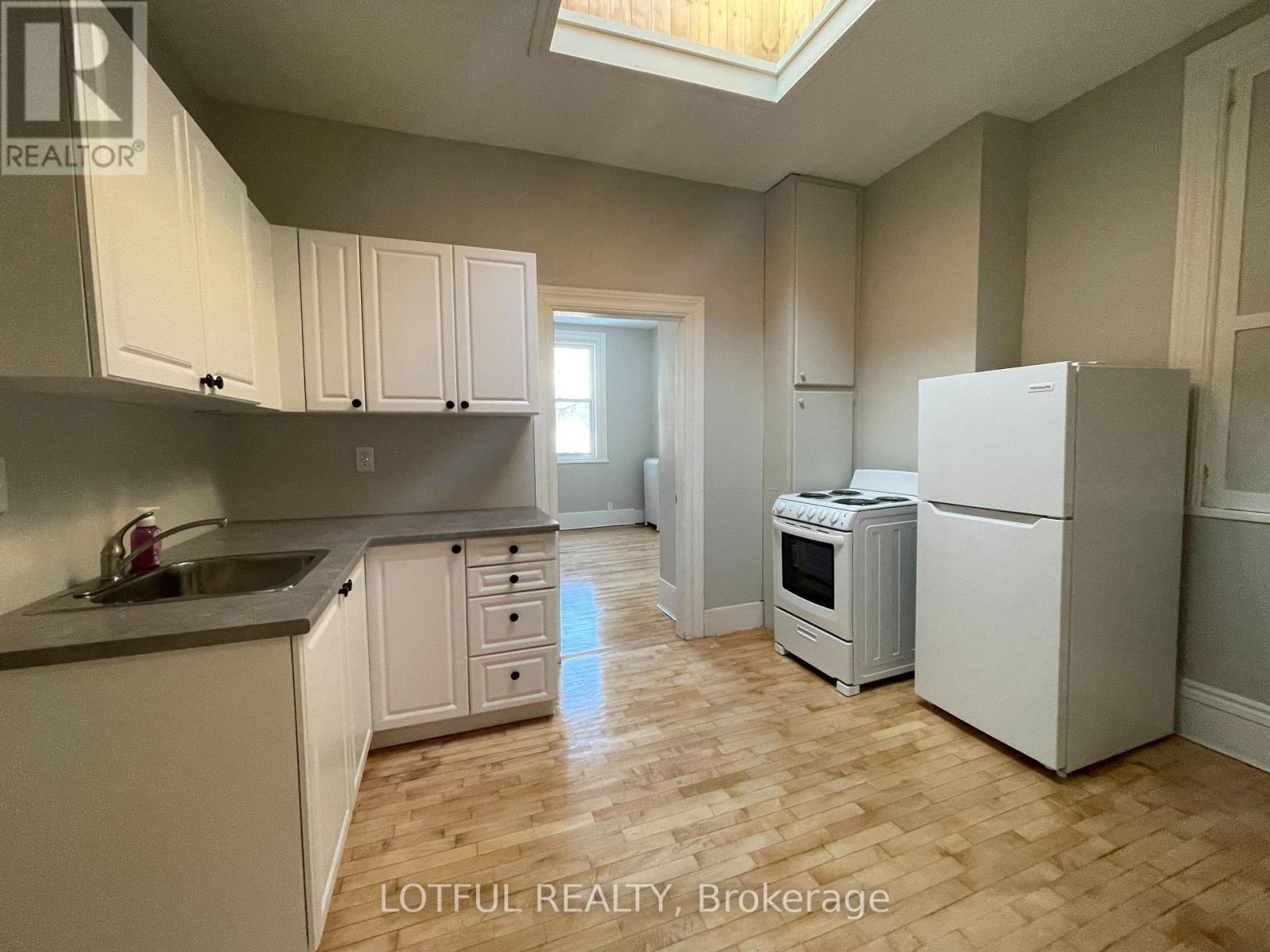 4 - 4 1/2 Russell Street E, Smiths Falls, Ontario  K7A 1E8 - Photo 5 - X12775584