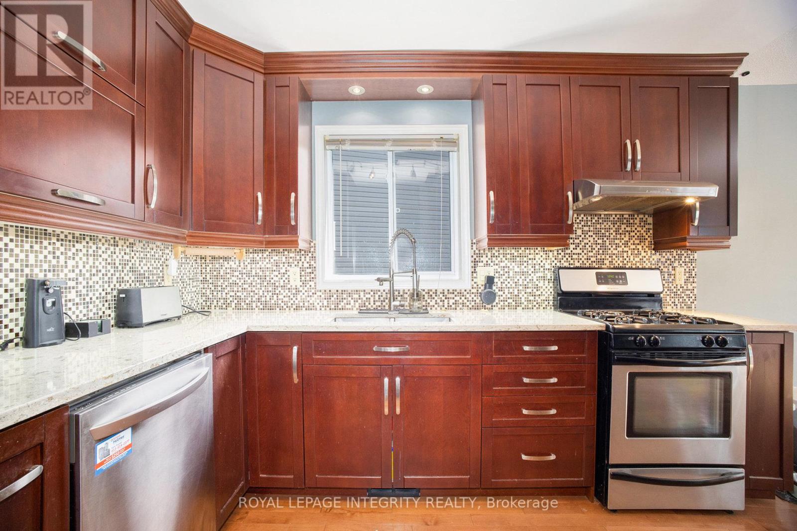 1100 Trillium Place, Clarence-Rockland, Ontario  K4K 1T1 - Photo 8 - X12775608