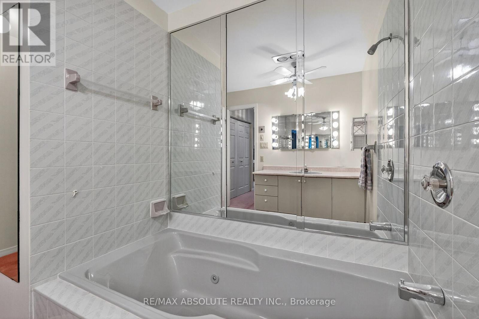 18 Pine Needles Court, Ottawa, Ontario  K2S 1G5 - Photo 35 - X12775692