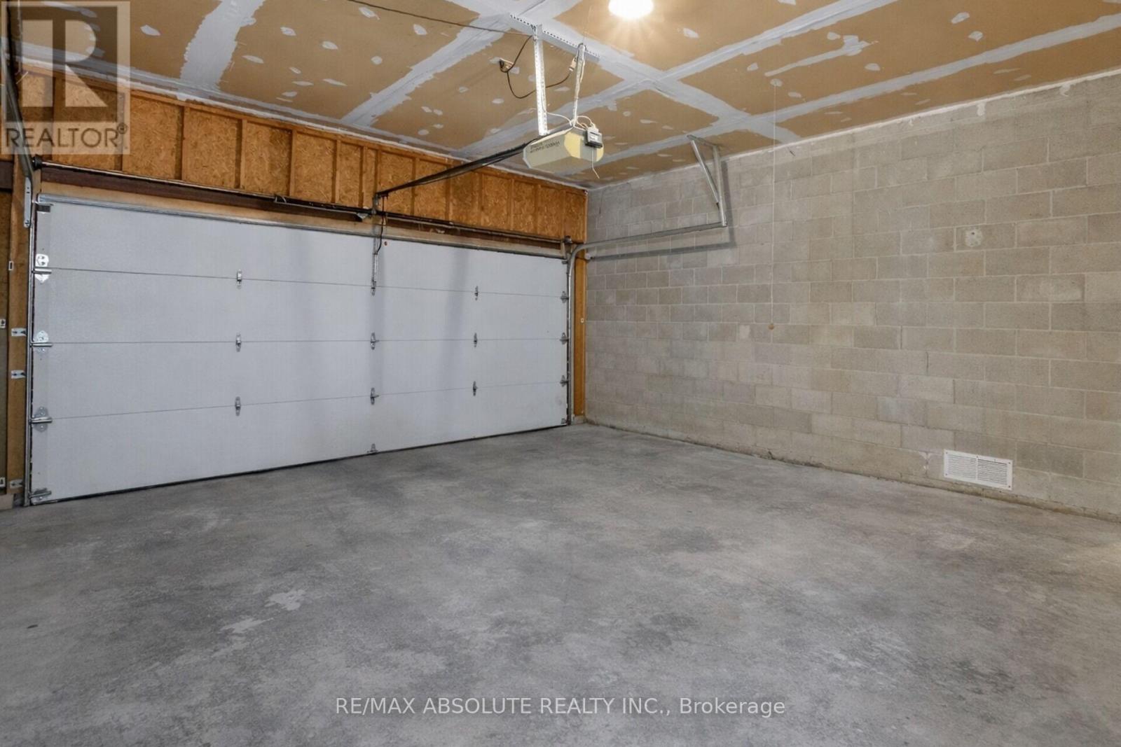 18 Pine Needles Court, Ottawa, Ontario  K2S 1G5 - Photo 50 - X12775692