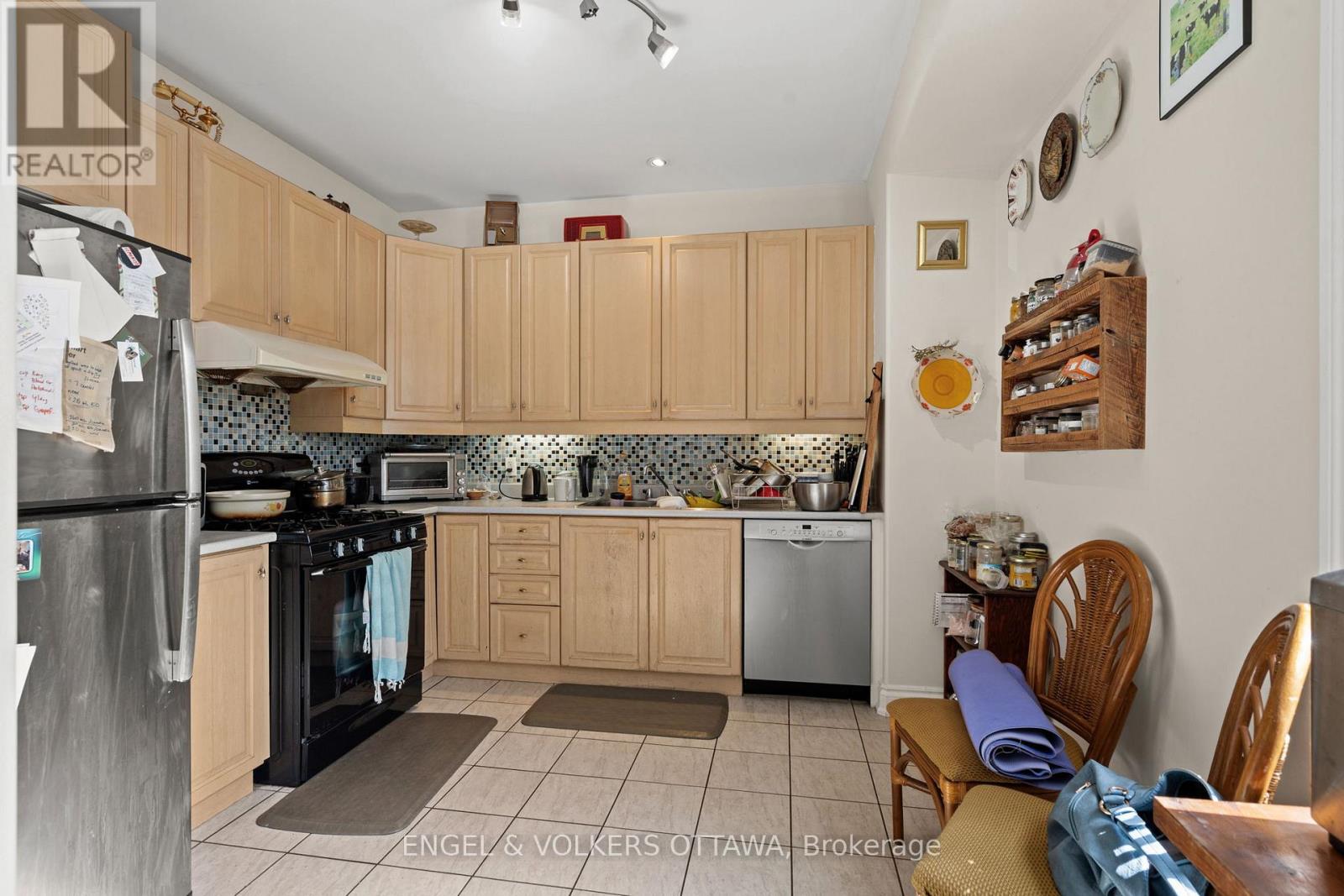 A & B - 116 Cambridge Street N, Ottawa, Ontario  K1R 7A7 - Photo 14 - X12775776