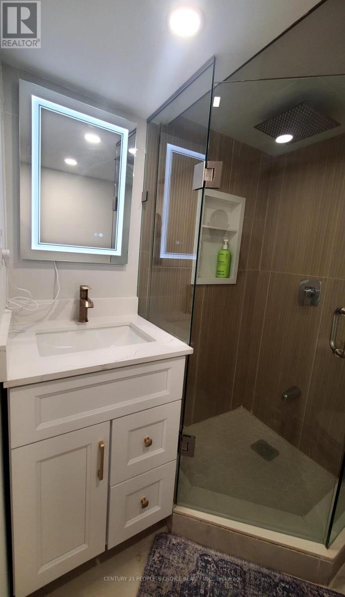 116 Royal Palm Drive W, Brampton, Ontario  L6Z 1P7 - Photo 11 - W12773824