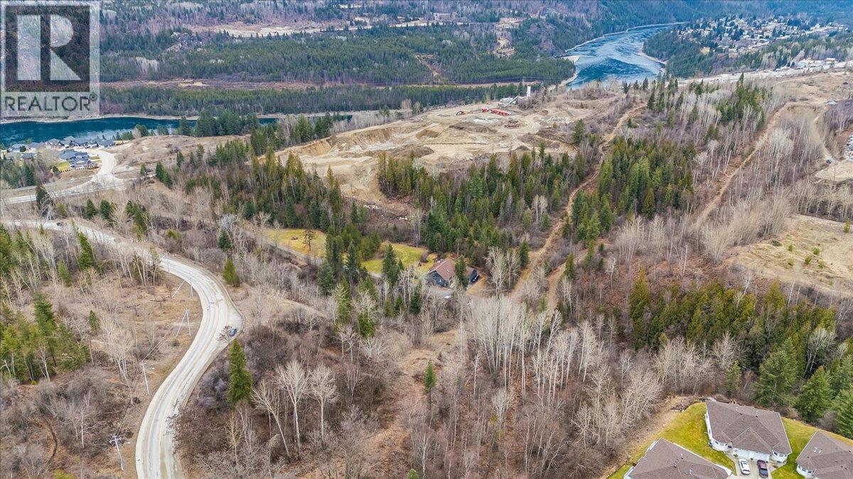 1220 37th Street, Castlegar, British Columbia  V1N 3N1 - Photo 24 - 10375216