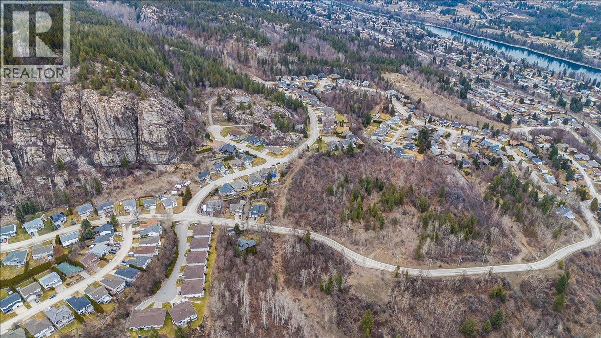 1220 37th Street, Castlegar, British Columbia  V1N 3N1 - Photo 27 - 10375216
