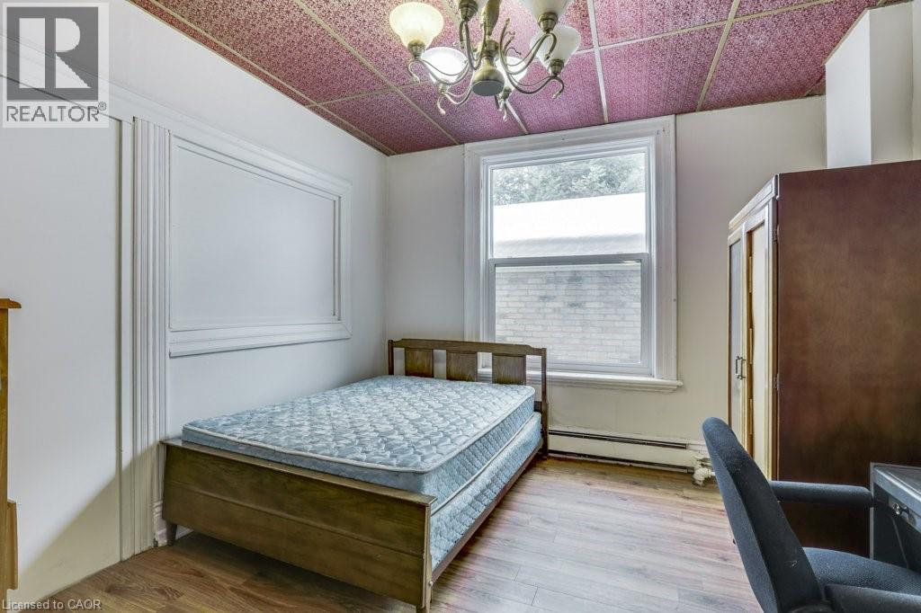 Photo 11 of 50 for 802 Waterloo Street