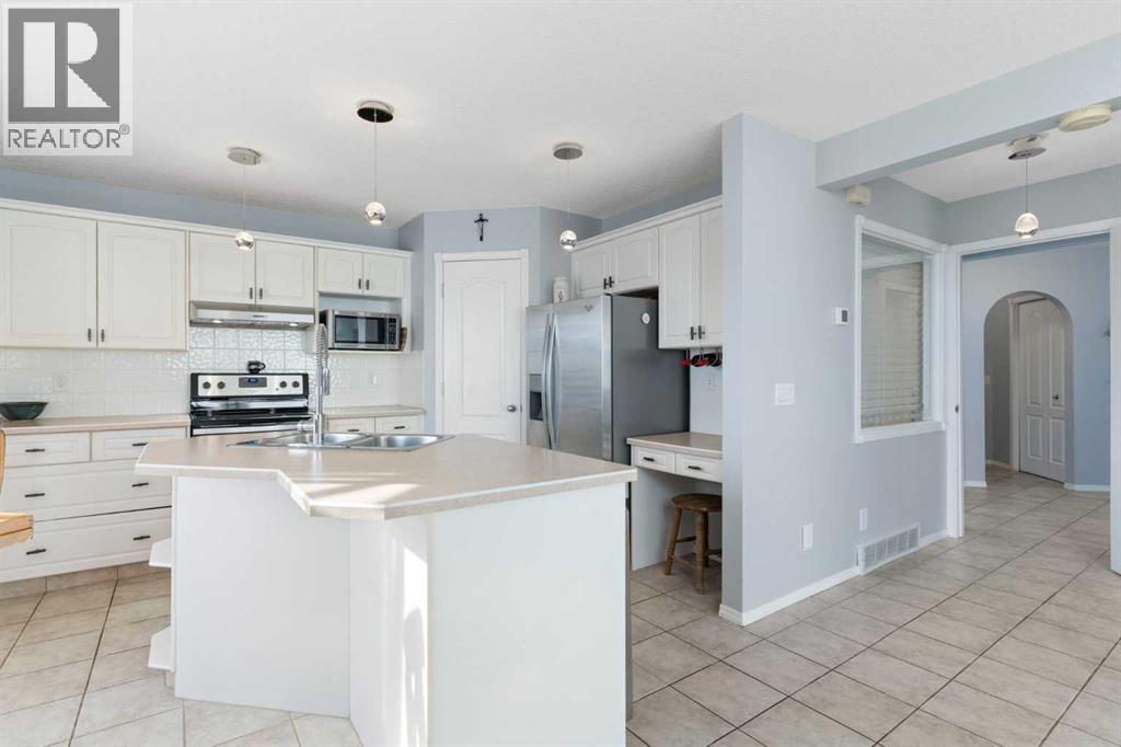 202 Schooner Close Nw, Calgary, Alberta  T3L 1Y8 - Photo 11 - A2285143