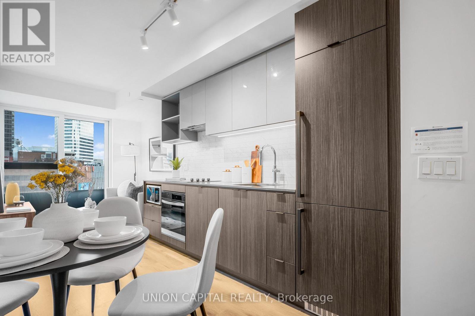 1801 - 252 Church Street, Toronto, Ontario  M5B 0E6 - Photo 3 - C12775592