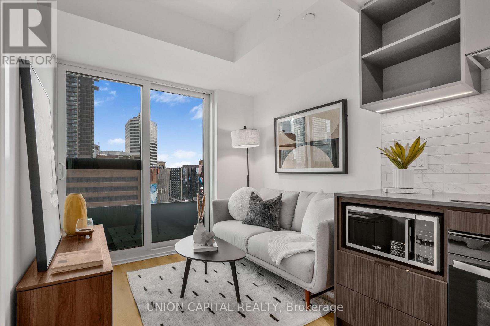 1801 - 252 Church Street, Toronto, Ontario  M5B 0E6 - Photo 4 - C12775592