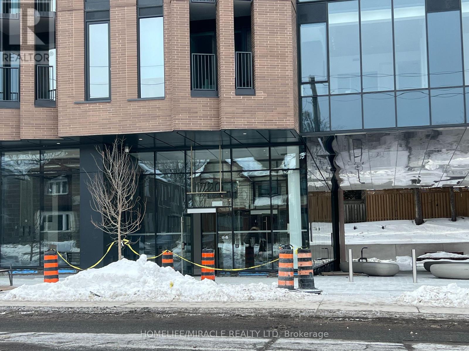 411 - 1720 Bayview Avenue, Toronto, Ontario  M4G 0E5 - Photo 2 - C12775598