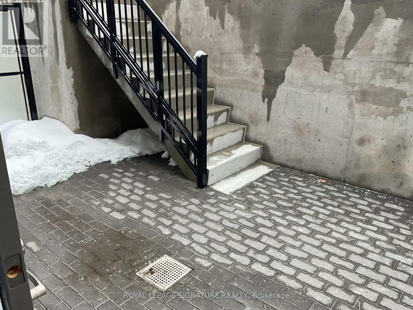 4 - 16 Marquette Avenue, Toronto, Ontario  M6A 1X9 - Photo 10 - C12775684