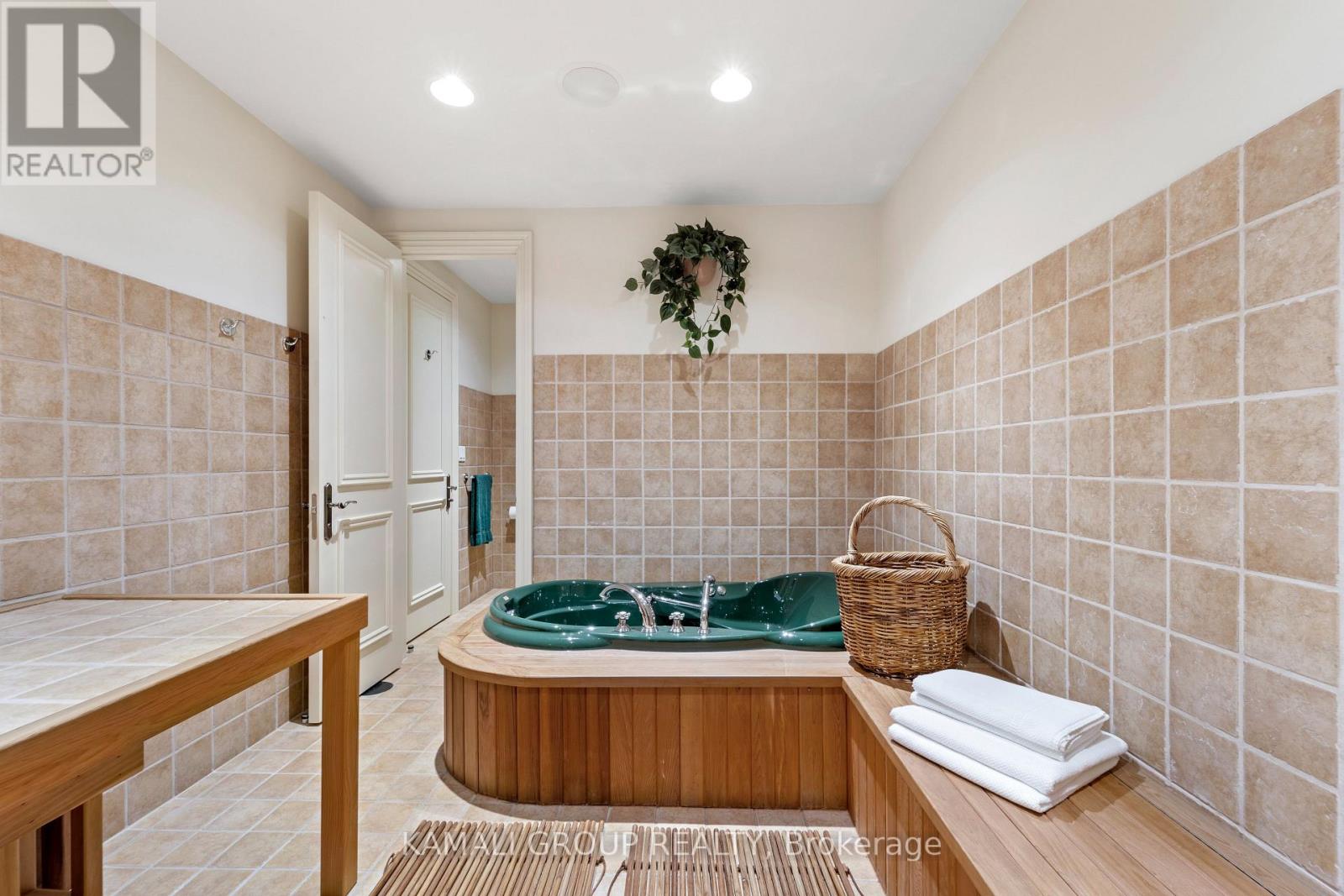 39 Rollscourt Drive, Toronto, Ontario  M2L 1X6 - Photo 39 - C12775706