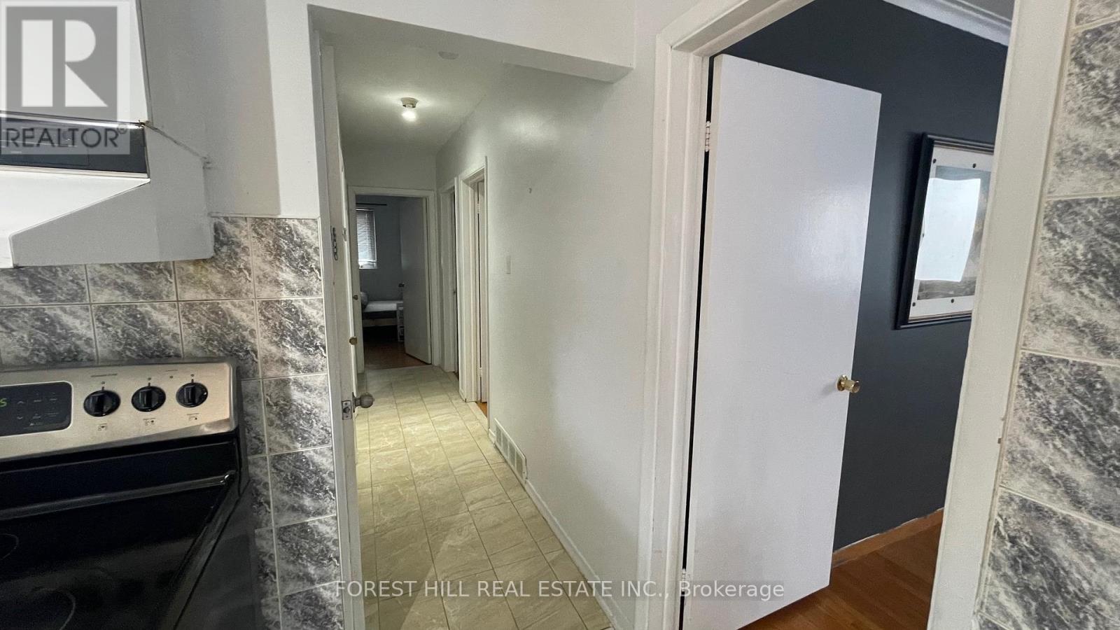 155 Churchill Avenue, Toronto, Ontario  M2N 1Z3 - Photo 4 - C12775740