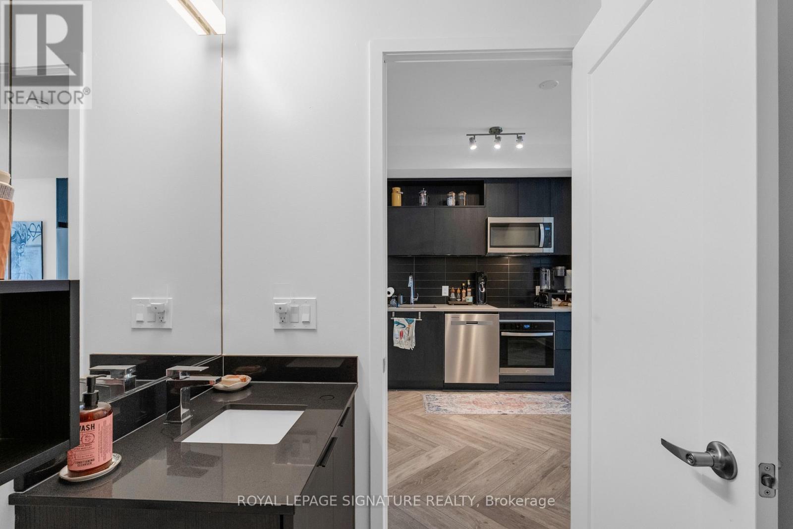 2516 - 70 Princess Street, Toronto, Ontario  M5A 0X6 - Photo 15 - C12775750