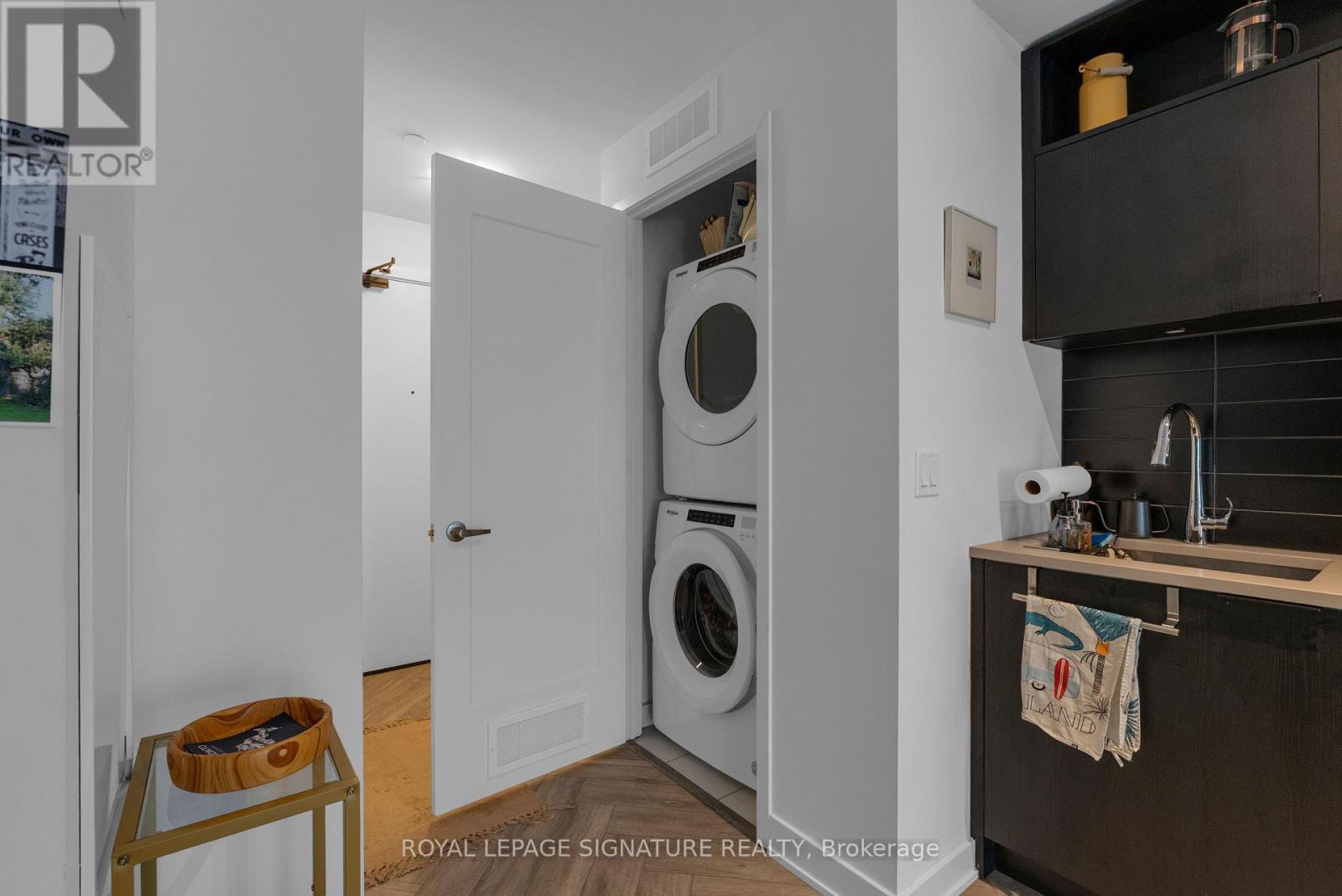 2516 - 70 Princess Street, Toronto, Ontario  M5A 0X6 - Photo 18 - C12775750