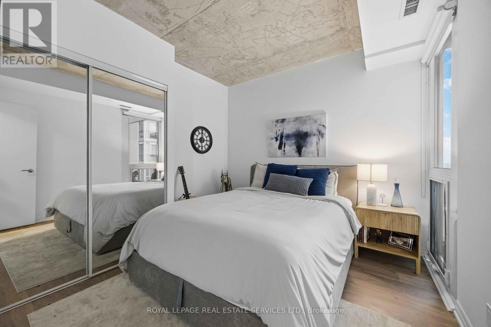 2209 - 88 Blue Jays Way, Toronto, Ontario  M5V 2G3 - Photo 24 - C12775766