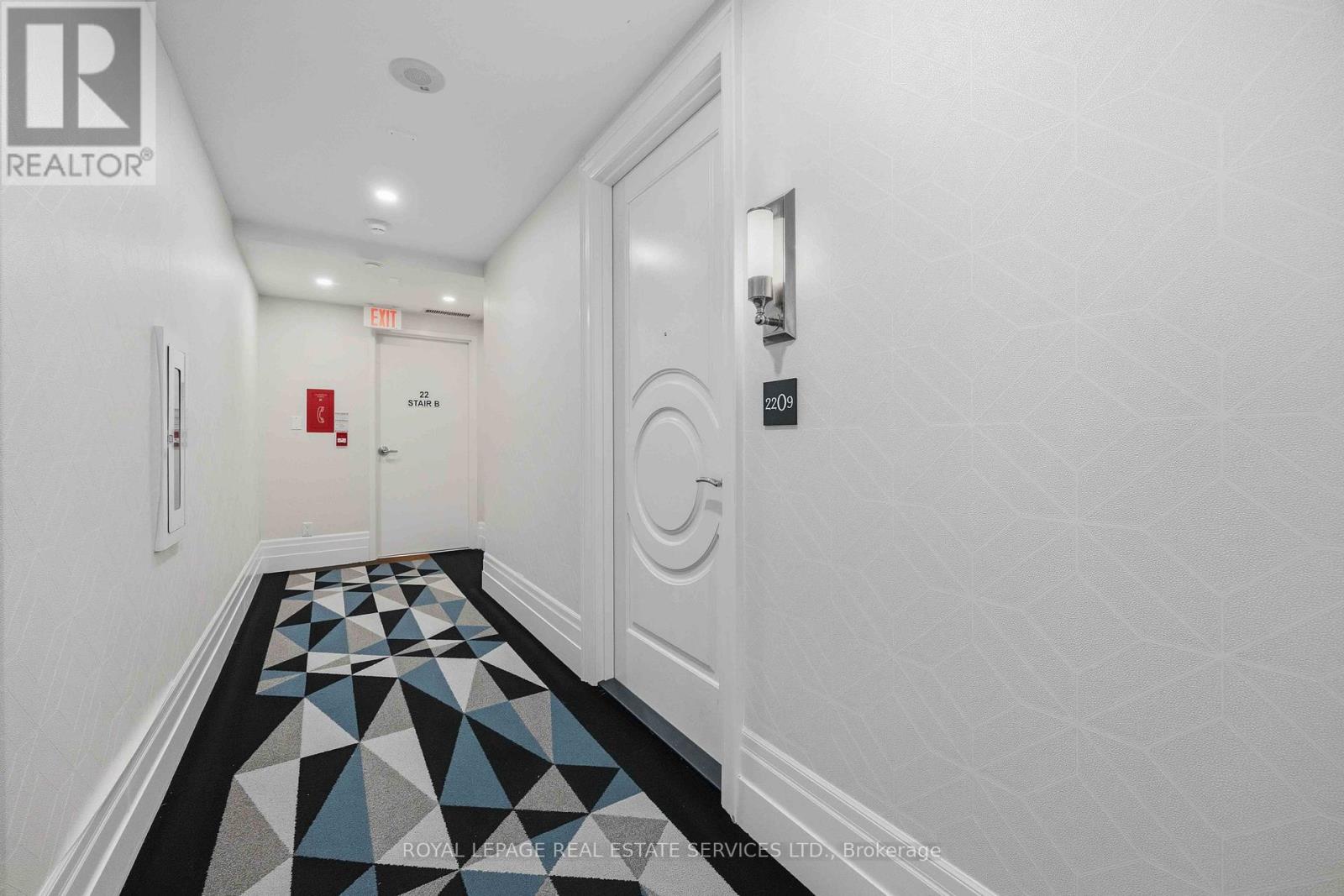 2209 - 88 Blue Jays Way, Toronto, Ontario  M5V 2G3 - Photo 3 - C12775766